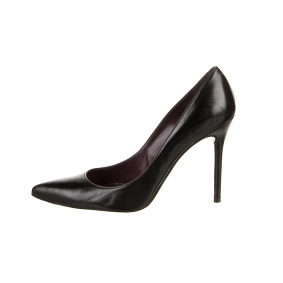 Stuart Weitzman Black Classic Leather Decollete Pumps - Picture 2 of 8
